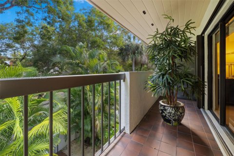 Townhouse in Coral Gables, Florida 2 bedrooms, 140.75 sq.m. № 1845650 - photo 15