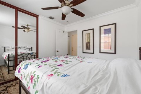 House in Pembroke Pines, Florida 3 bedrooms, 147.71 sq.m. № 1965490 - photo 30