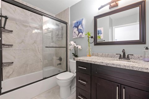 House in Pembroke Pines, Florida 3 bedrooms, 147.71 sq.m. № 1965490 - photo 29