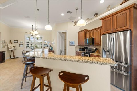 House in Punta Gorda, Florida 3 bedrooms, 189.24 sq.m. № 2408737 - photo 6