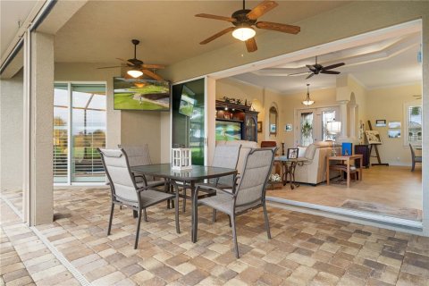 House in Punta Gorda, Florida 3 bedrooms, 189.24 sq.m. № 2408737 - photo 11