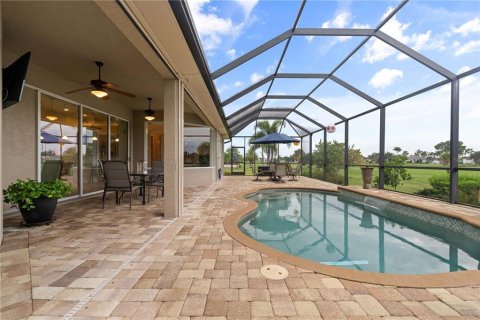 House in Punta Gorda, Florida 3 bedrooms, 189.24 sq.m. № 2408737 - photo 8