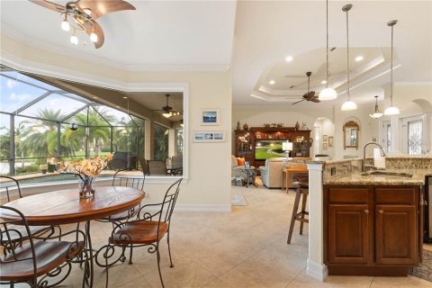 House in Punta Gorda, Florida 3 bedrooms, 189.24 sq.m. № 2408737 - photo 9