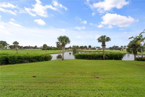 House in Punta Gorda, Florida 3 bedrooms, 189.24 sq.m. № 2408737 - photo 3