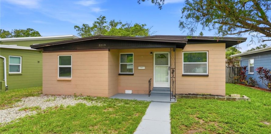 Villa ou maison à Saint Petersburg, Floride 3 chambres, 108.23 m2 № 2258859
