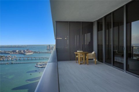 Condo in Miami, Florida, 4 bedrooms  № 2004952 - photo 9