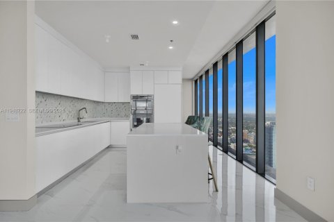 Condo in Miami, Florida, 4 bedrooms  № 2004952 - photo 25