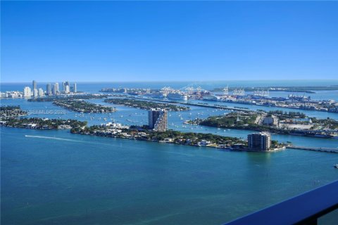 Condo in Miami, Florida, 4 bedrooms  № 2004952 - photo 2