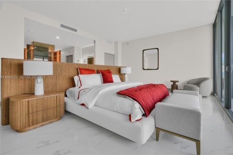 Condo in Miami, Florida, 4 bedrooms  № 2004952 - photo 30
