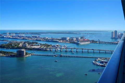 Condo in Miami, Florida, 4 bedrooms  № 2004952 - photo 4