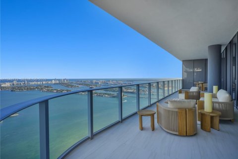 Condo in Miami, Florida, 4 bedrooms  № 2004952 - photo 5