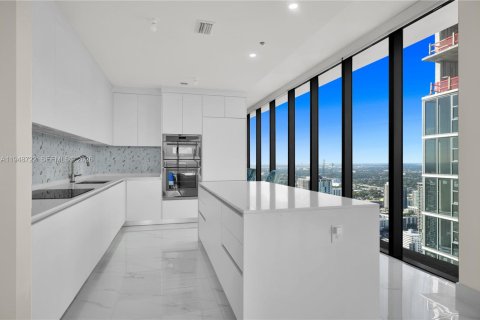 Condo in Miami, Florida, 4 bedrooms  № 2004952 - photo 23