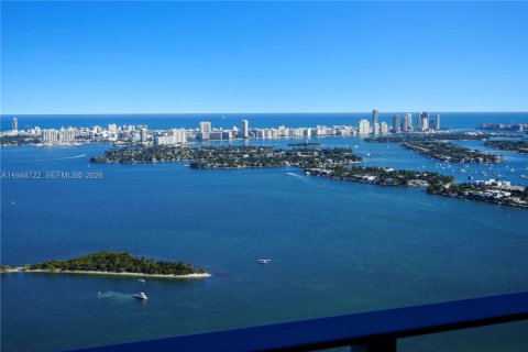 Condo in Miami, Florida, 4 bedrooms  № 2004952 - photo 3
