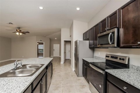 Villa ou maison à louer à Palm Bay, Floride: 4 chambres, 169.18 m2 № 1775493 - photo 3