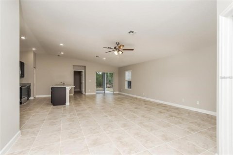 Villa ou maison à louer à Palm Bay, Floride: 4 chambres, 169.18 m2 № 1775493 - photo 5