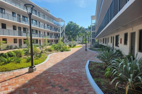 Condo in Miami, Florida, 2 bedrooms  № 1758710 - photo 3