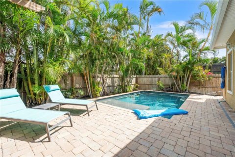 House in Holmes Beach, Florida 3 bedrooms, 144.18 sq.m. № 2116798 - photo 30