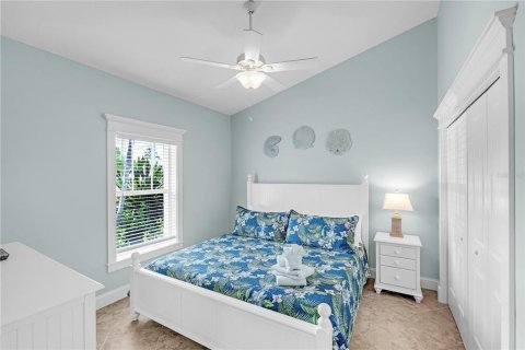 House in Holmes Beach, Florida 3 bedrooms, 144.18 sq.m. № 2116798 - photo 24