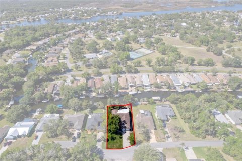 House in Homosassa, Florida 3 bedrooms, 232.81 sq.m. № 2102161 - photo 6