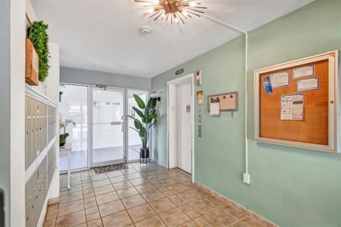 Condo in Sarasota, Florida, 2 bedrooms  № 1509547 - photo 28