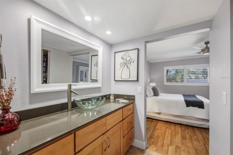 Condo in Sarasota, Florida, 2 bedrooms  № 1509547 - photo 19