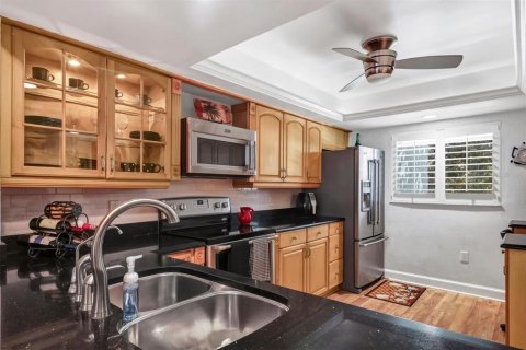 Condo in Sarasota, Florida, 2 bedrooms  № 1509547 - photo 8