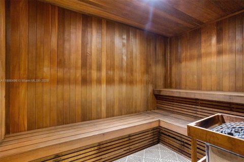 Купить кондоминиум в Майами, Флорида 1 спальня, 73.86м2, № 1933445 - фото 24