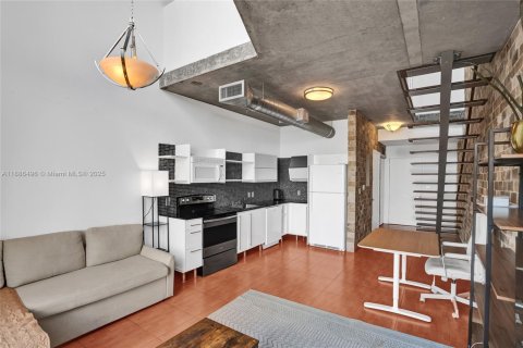 Condominio en venta en Miami, Florida, 1 dormitorio, 73.86 m2 № 1933445 - foto 3
