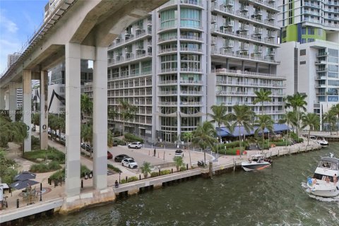 Condominio en venta en Miami, Florida, 1 dormitorio, 73.86 m2 № 1933445 - foto 12