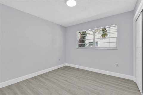 House in Maitland, Florida 4 bedrooms, 154.59 sq.m. № 1673327 - photo 16