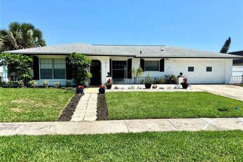 House in Maitland, Florida 4 bedrooms, 154.59 sq.m. № 1673327 - photo 2