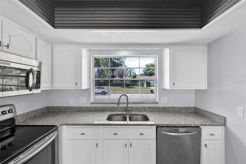 House in Maitland, Florida 4 bedrooms, 154.59 sq.m. № 1673327 - photo 14