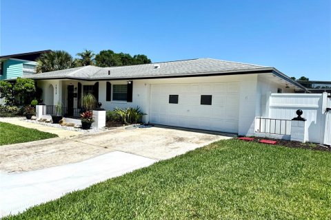 House in Maitland, Florida 4 bedrooms, 154.59 sq.m. № 1673327 - photo 4