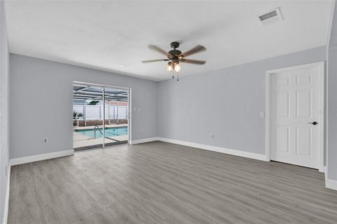 House in Maitland, Florida 4 bedrooms, 154.59 sq.m. № 1673327 - photo 9