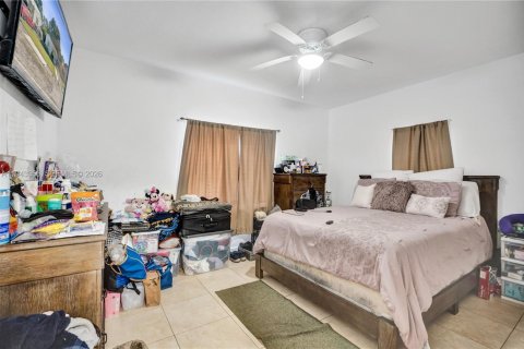 House in Miami, Florida 2 bedrooms, 73.86 sq.m. № 2000485 - photo 14