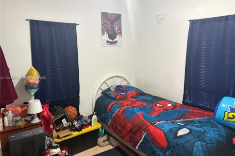 Casa en venta en Miami, Florida, 2 dormitorios, 73.86 m2 № 2000485 - foto 4