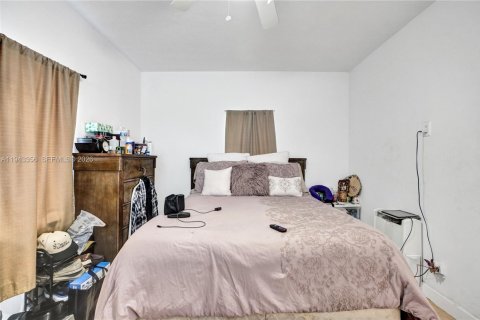 House in Miami, Florida 2 bedrooms, 73.86 sq.m. № 2000485 - photo 15