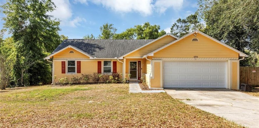 House in Orlando, Florida 3 bedrooms, 131.92 sq.m. № 1648072