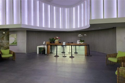 Condominio en alquiler en Miami, Florida, 2 dormitorios, 104.89 m2 № 1951972 - foto 8