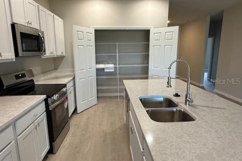 Casa en venta en Rotonda, Florida, 4 dormitorios, 178.47 m2 № 1637678 - foto 6