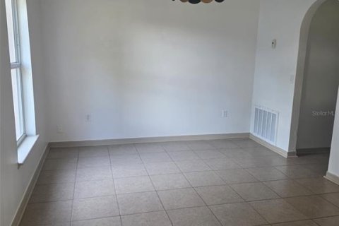 Villa ou maison à louer à Kissimmee, Floride: 3 chambres, 148.64 m2 № 2437340 - photo 10
