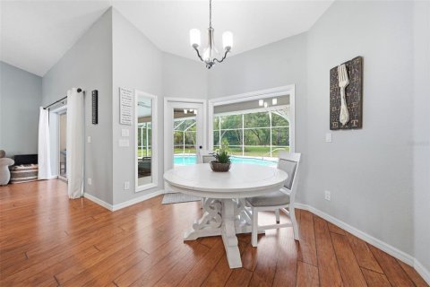 House in Weeki Wachee, Florida 3 bedrooms, 215.07 sq.m. № 2220399 - photo 20