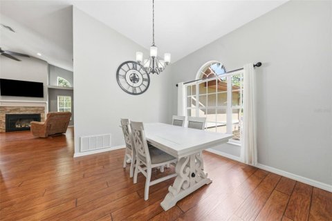 House in Weeki Wachee, Florida 3 bedrooms, 215.07 sq.m. № 2220399 - photo 18