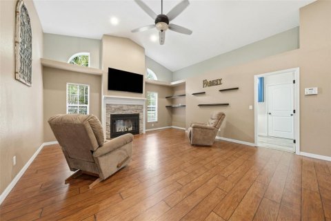 House in Weeki Wachee, Florida 3 bedrooms, 215.07 sq.m. № 2220399 - photo 22