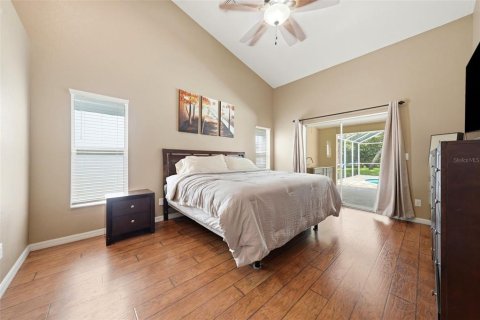 House in Weeki Wachee, Florida 3 bedrooms, 215.07 sq.m. № 2220399 - photo 9