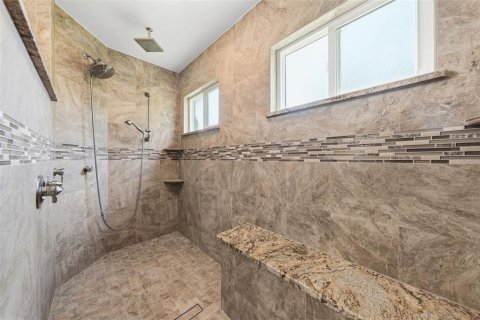 House in Weeki Wachee, Florida 3 bedrooms, 215.07 sq.m. № 2220399 - photo 13