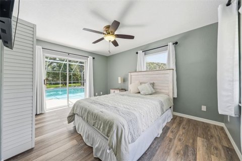 House in Weeki Wachee, Florida 3 bedrooms, 215.07 sq.m. № 2220399 - photo 24