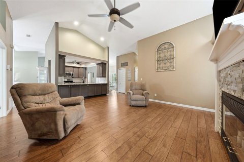 House in Weeki Wachee, Florida 3 bedrooms, 215.07 sq.m. № 2220399 - photo 23