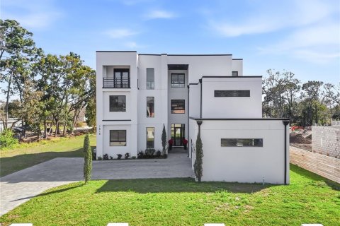 Casa en Tampa, Florida 6 dormitorios, 629.97 m2 № 2214332