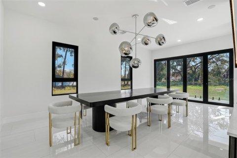 House in Tampa, Florida 6 bedrooms, 629.97 sq.m. № 2214332 - photo 22